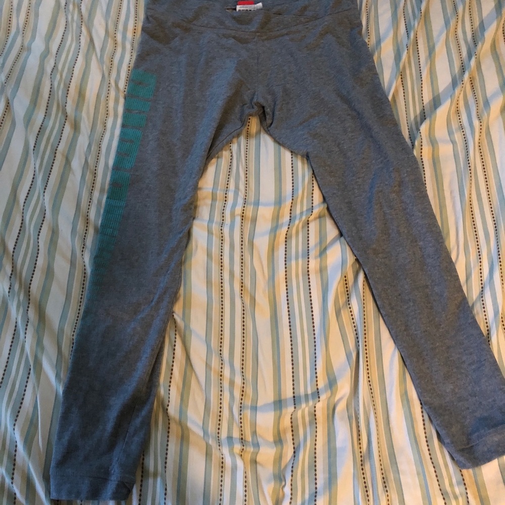 Puma Women Gray Leggings Size XL
